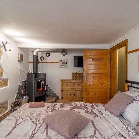 Rovensko pod Troskami Apartman Karin מראה חיצוני תמונה