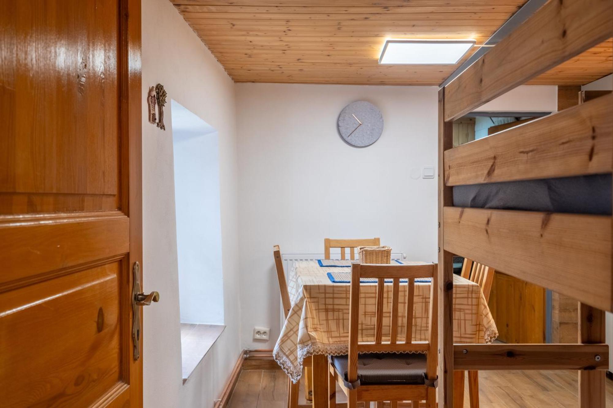 Rovensko pod Troskami Apartman Karin מראה חיצוני תמונה