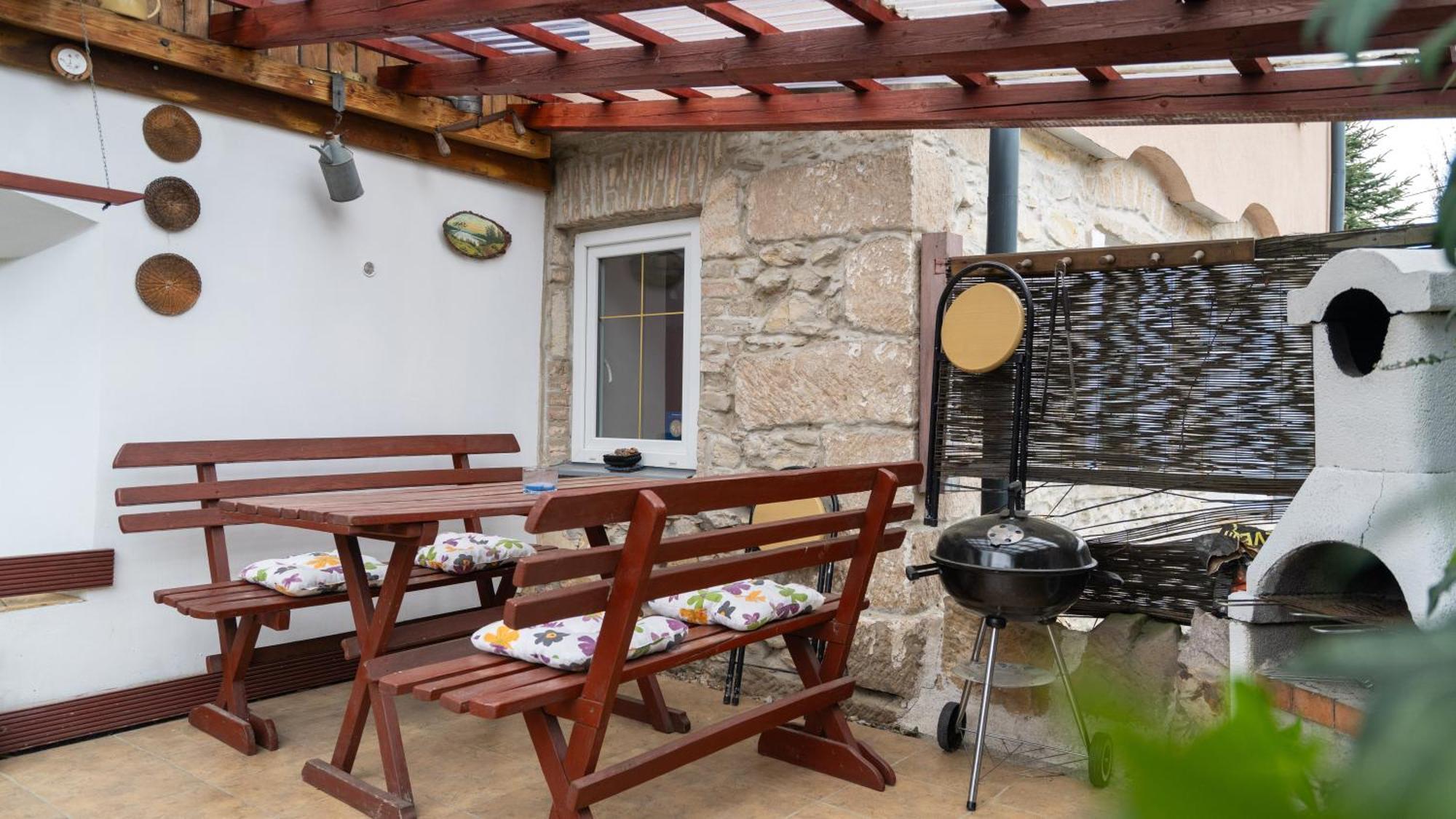 Rovensko pod Troskami Apartman Karin מראה חיצוני תמונה